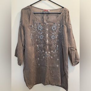 Johnny Was 3/4 sleeve tunic top.